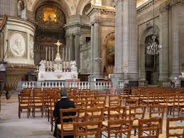 eglise presque vide